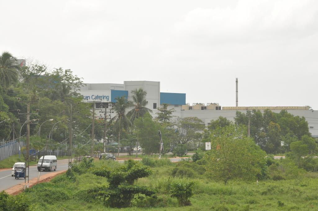 Otha Shy Airport Transit Hotel Katunayaka Exterior foto