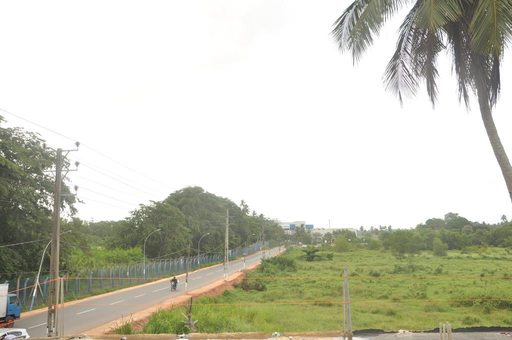 Otha Shy Airport Transit Hotel Katunayaka Exterior foto