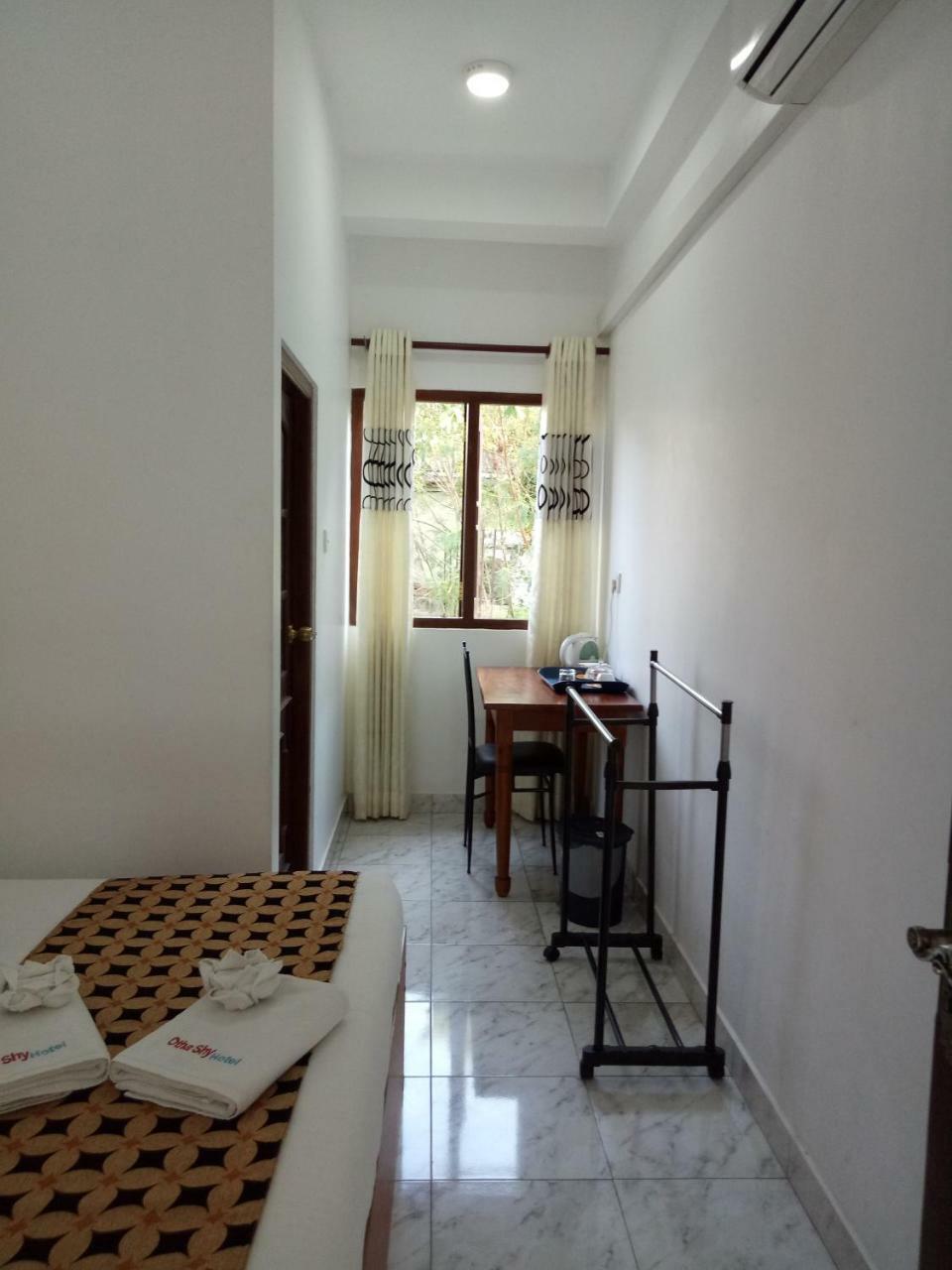 Otha Shy Airport Transit Hotel Katunayaka Exterior foto